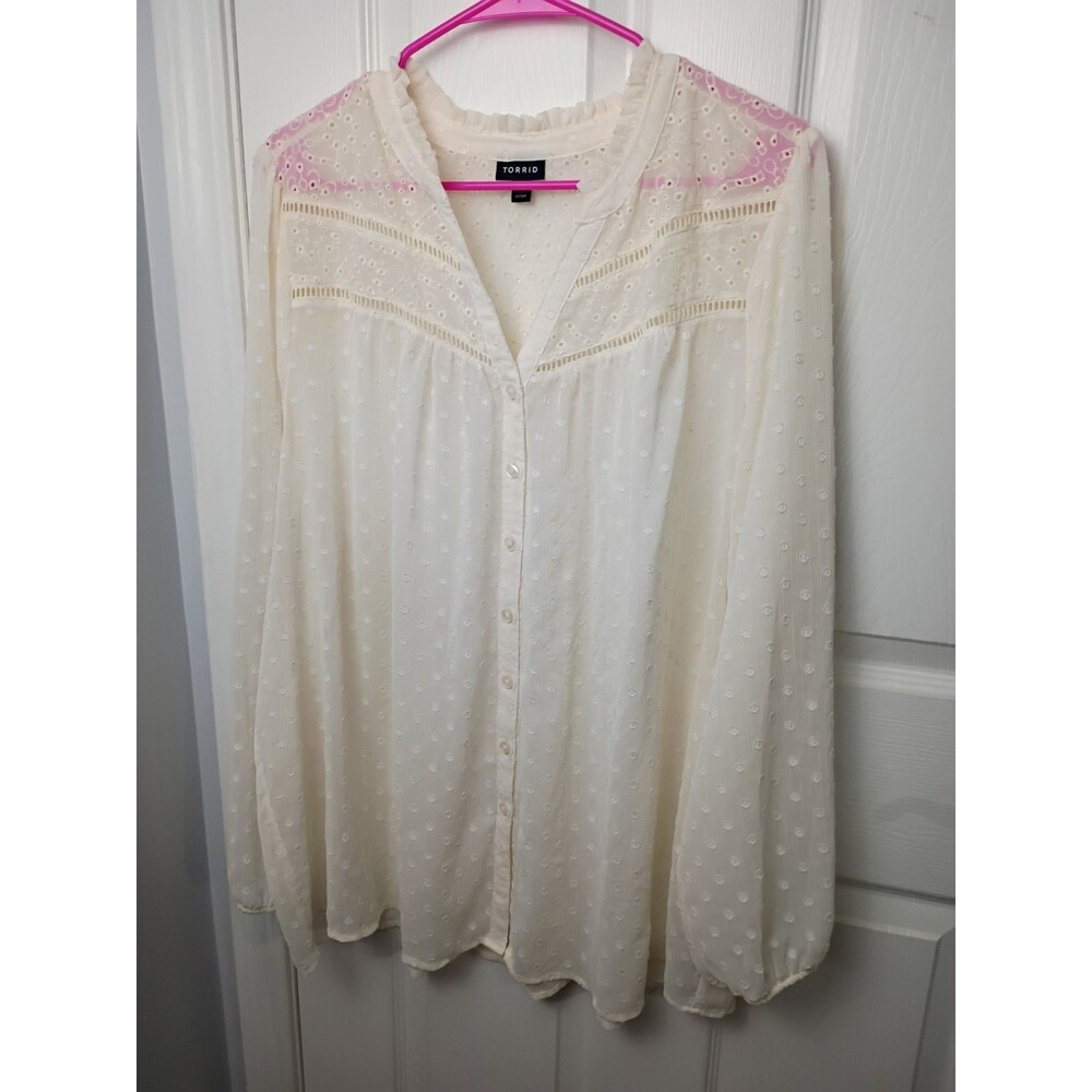 Torrid Chiffon Clip Dot With Contrasting Eyelet Top Ivory 3  semi sheer vneck